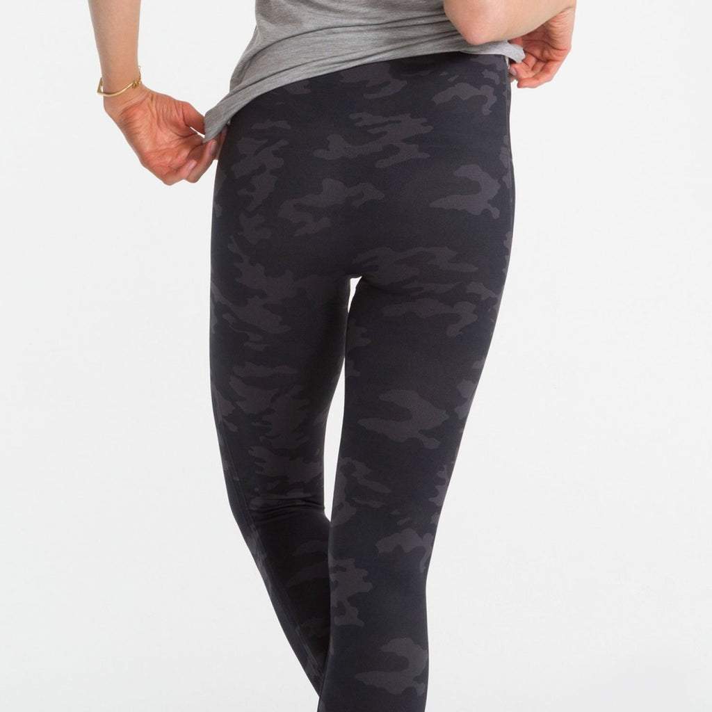 NEW Spanx Look at Me Now Seamless Leggings - FL3515 - Black Camo - XS